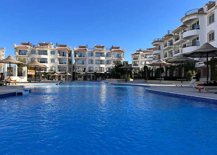 Hills - Lovely With Pool View And Free Access *