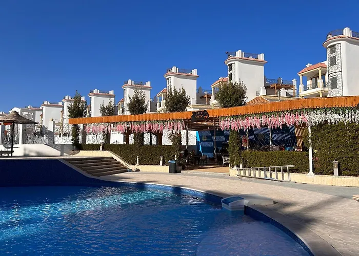 Hills - Lovely With Pool View And Free Access شقة