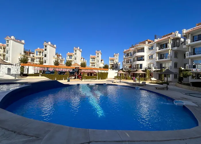 شقة Hills - Lovely With Pool View And Free Access *