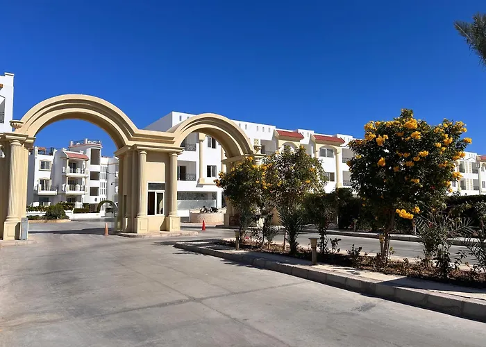 Hills - Lovely With Pool View And Free Access *